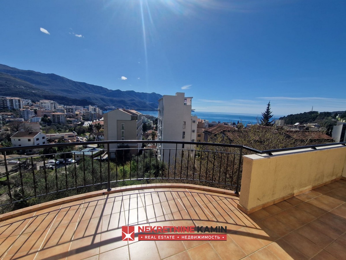 Dvosoban stan 105m2 sa pogledom na more, Bečići, Budva